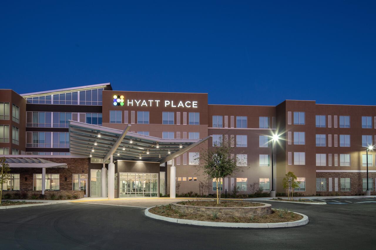 Hyatt Place Bakersfield Exterior photo