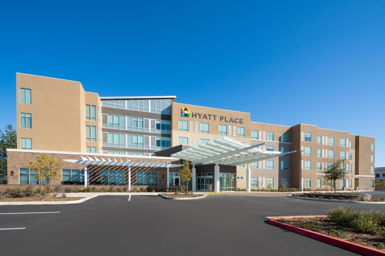 Hyatt Place Bakersfield Exterior photo