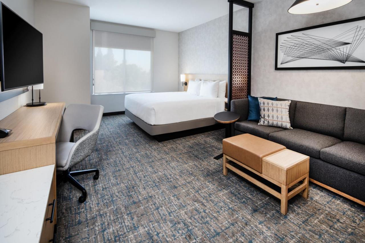 Hyatt Place Bakersfield Exterior photo