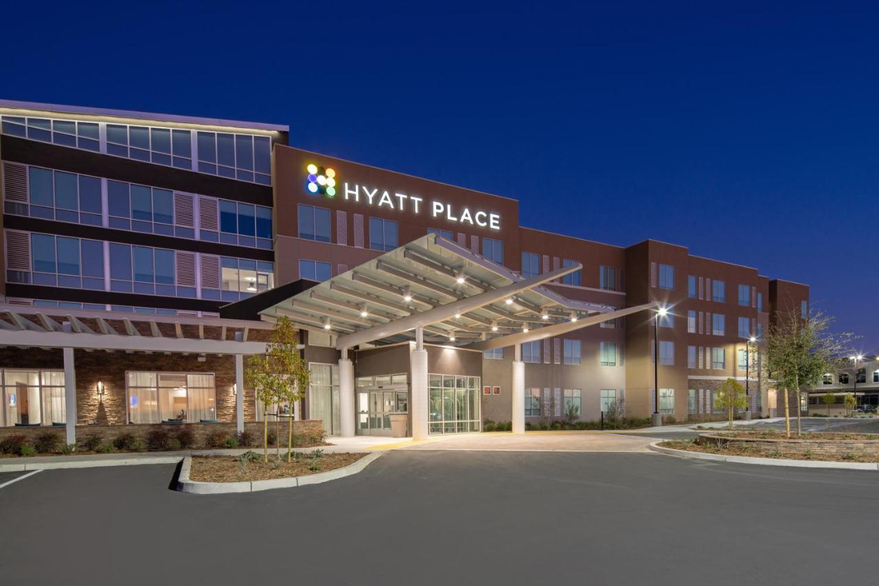 Hyatt Place Bakersfield Exterior photo